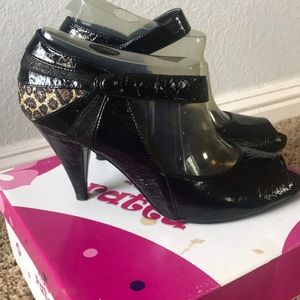 Not Rated Heels Glitter Me Not 8.5